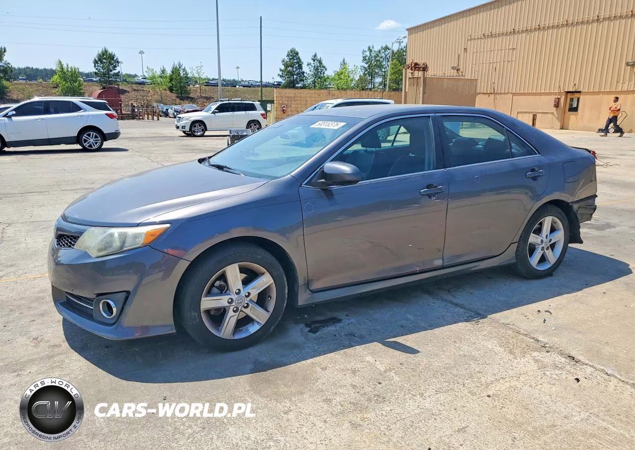 2013 Toyota Camry Se – zdjęcie 1 z 12