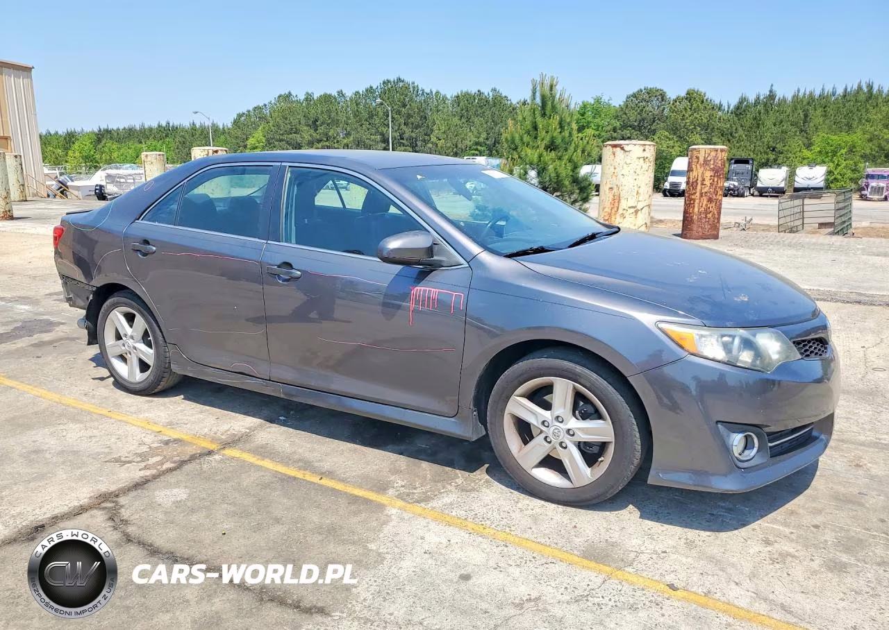 2013 Toyota Camry Se VIN:4T1BF1FK2DU657009 - 4