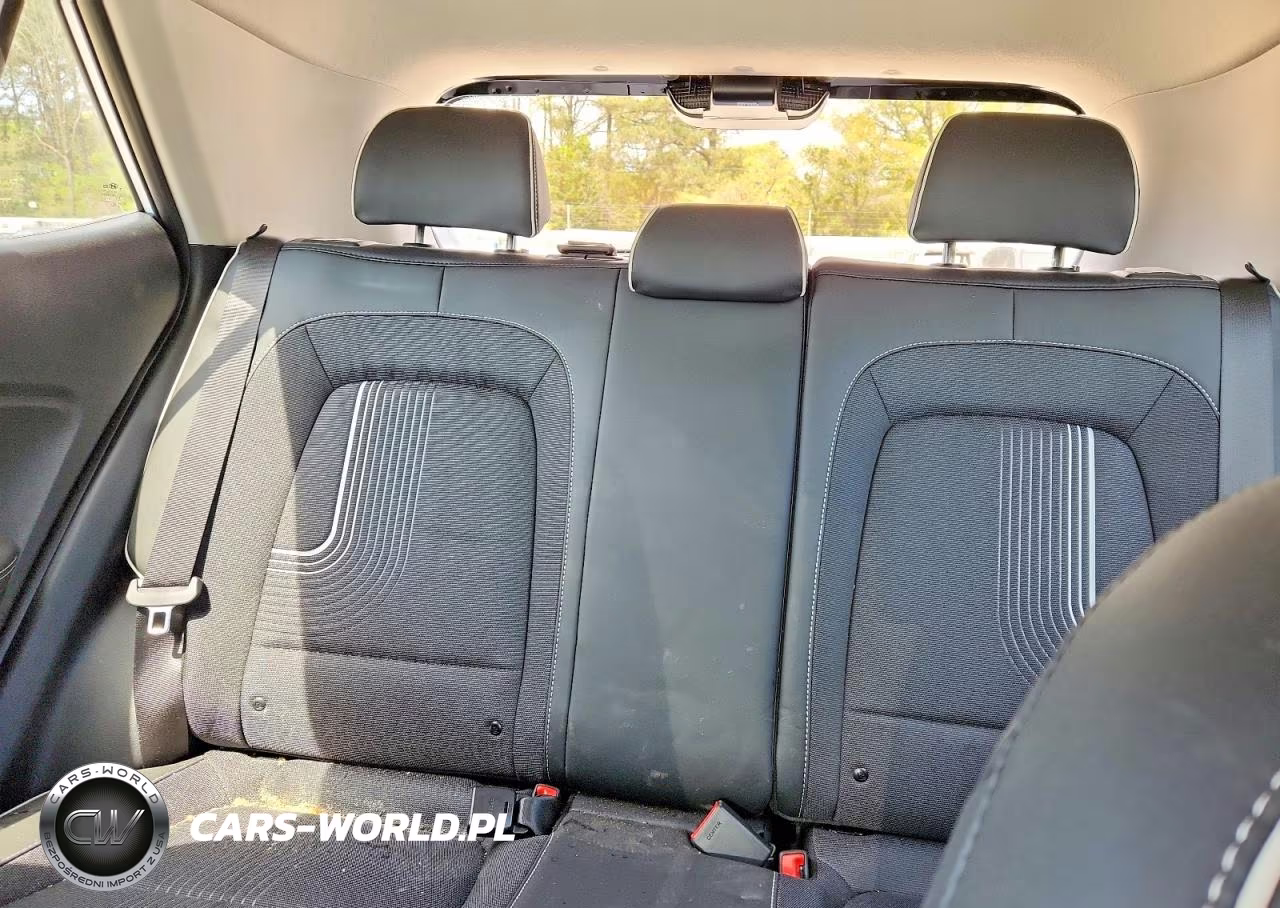2025 Hyundai Venue Limited VIN:KMHRC8A38SU371338 - 10