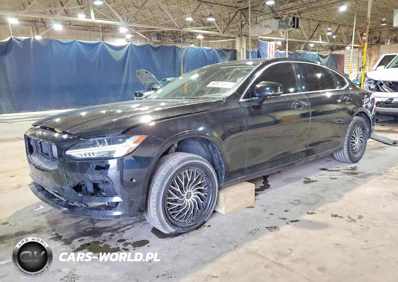 2018 Volvo S90 T5 Momentum