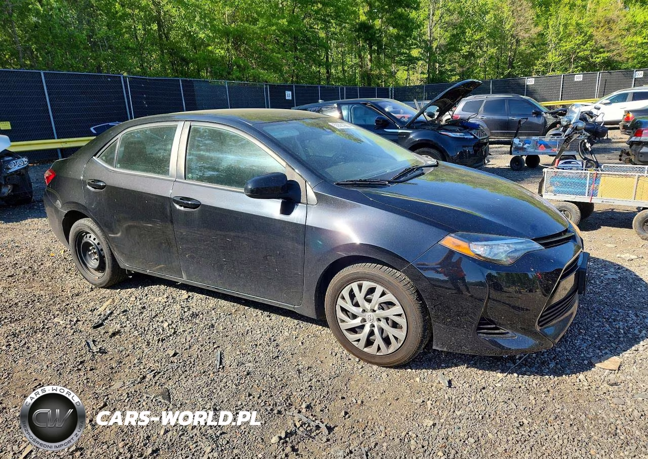 2017 Toyota Corolla Le VIN:2T1BURHE6HC756533 - 4