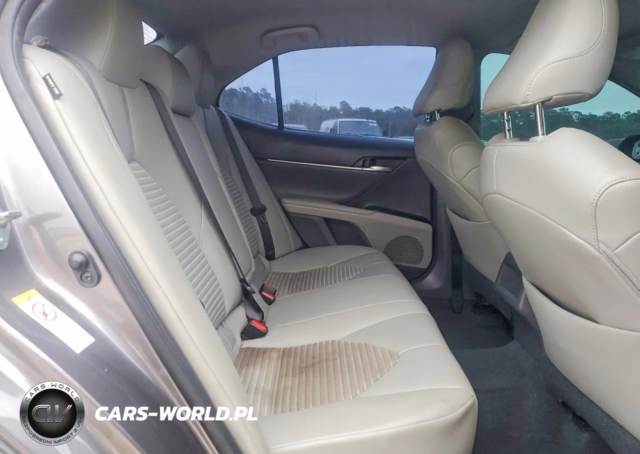2018 Toyota Camry Se VIN:4T1B11HKXJU511626 - 10
