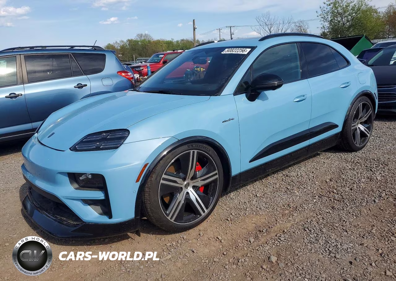 2025 Porsche Macan Turbo