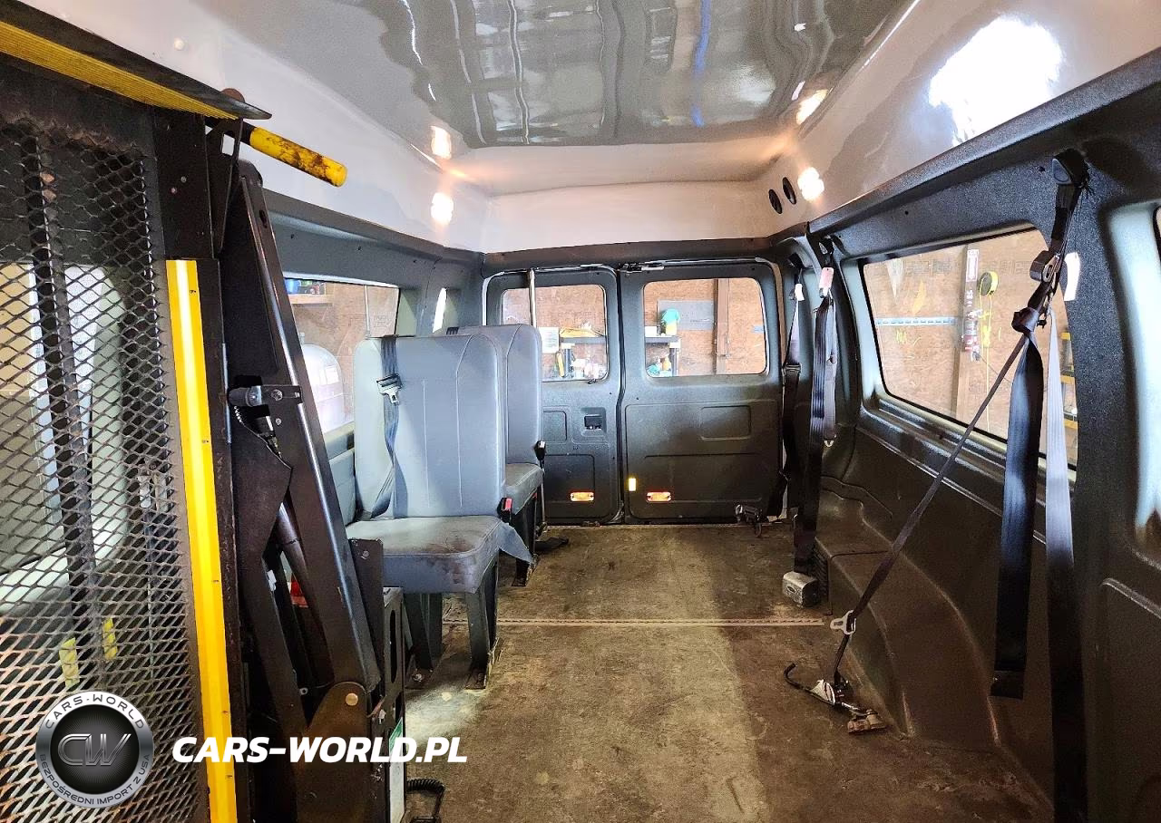 2009 Ford Econoline E250 Van VIN:1FTNS24W99DA21669 - 10