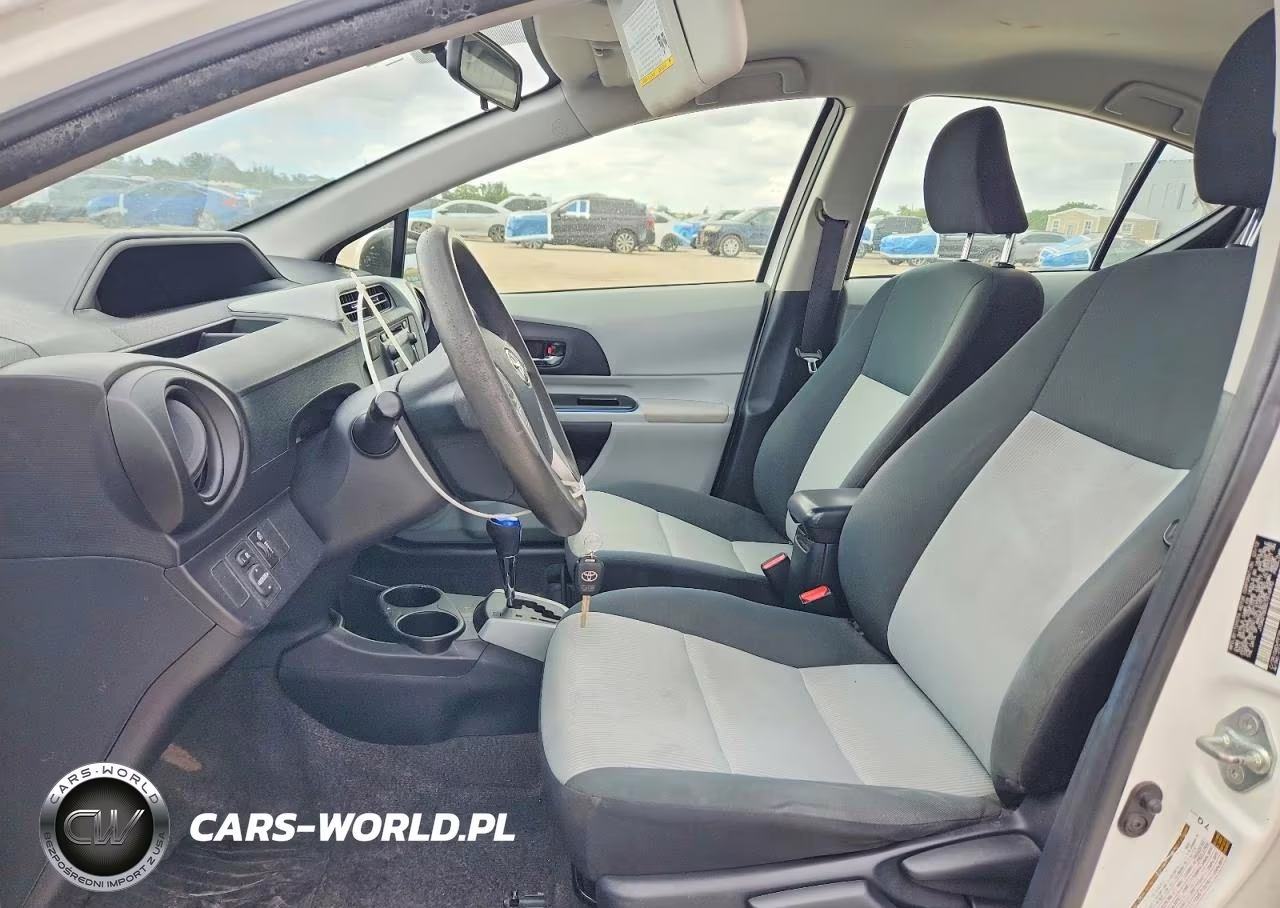 2012 Toyota Prius C Two VIN:JTDKDTB3XC1516970 - 7
