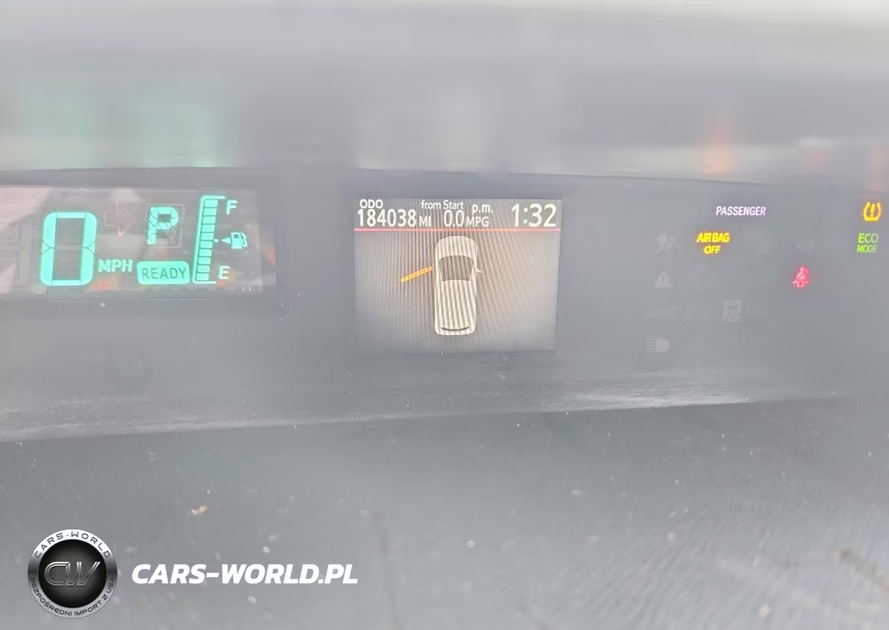 2012 Toyota Prius C Two VIN:JTDKDTB3XC1516970 - 9