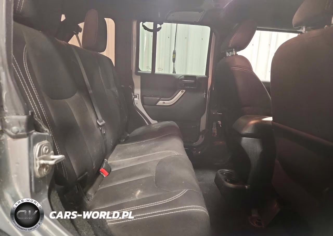 2015 Jeep Wrangler Unlimited Sahara VIN:1C4BJWEG7FL612010 - 10