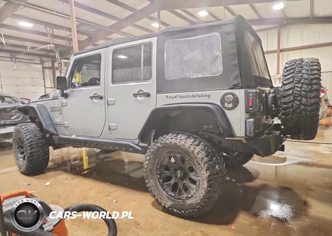 2015 Jeep Wrangler Unlimited Sahara VIN:1C4BJWEG7FL612010 - 2