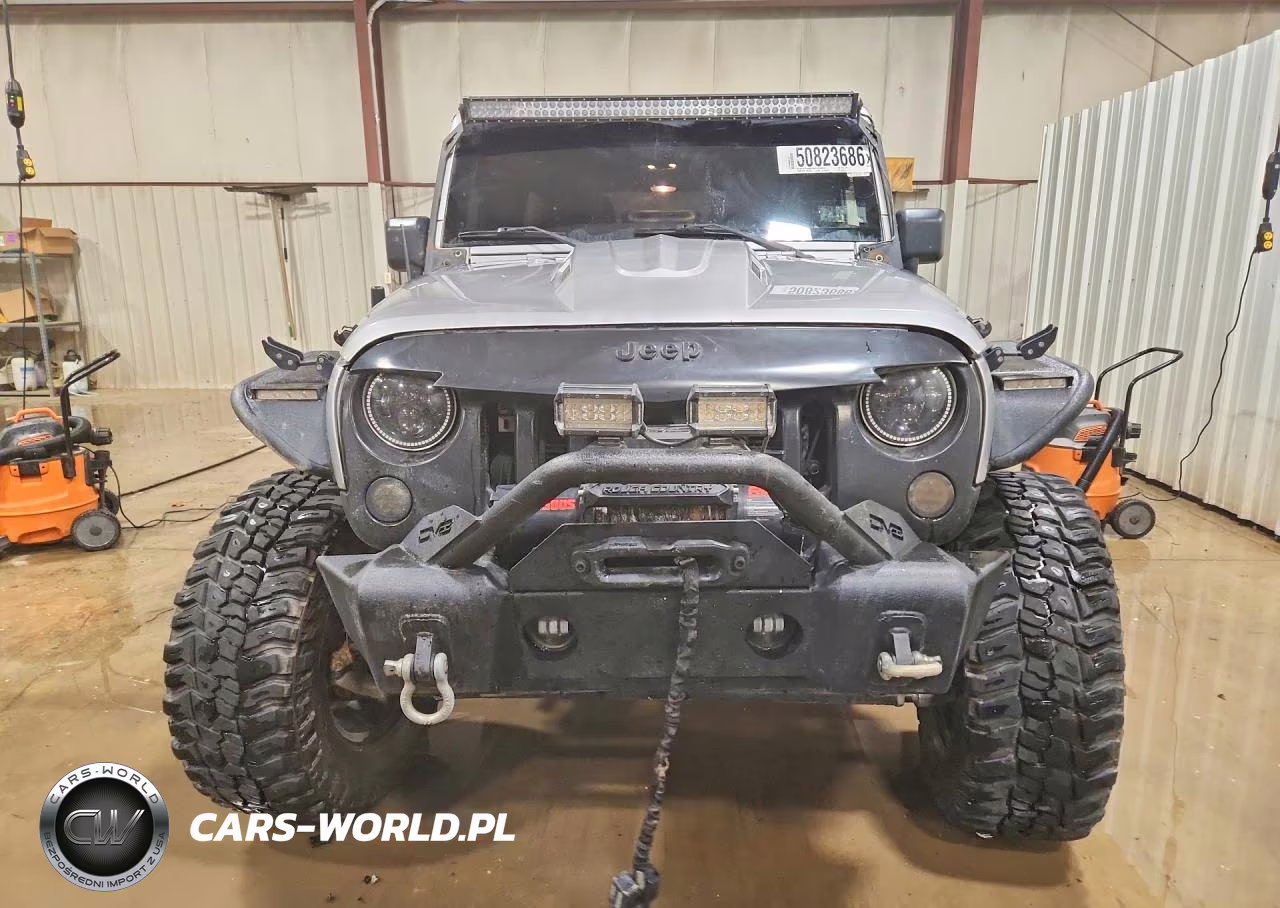 2015 Jeep Wrangler Unlimited Sahara VIN:1C4BJWEG7FL612010 - 5