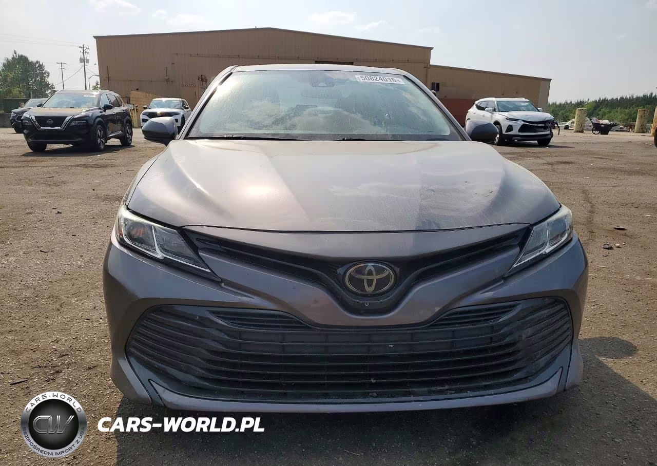 2020 Toyota Camry Le VIN:4T1C11AK3LU932685 - 5