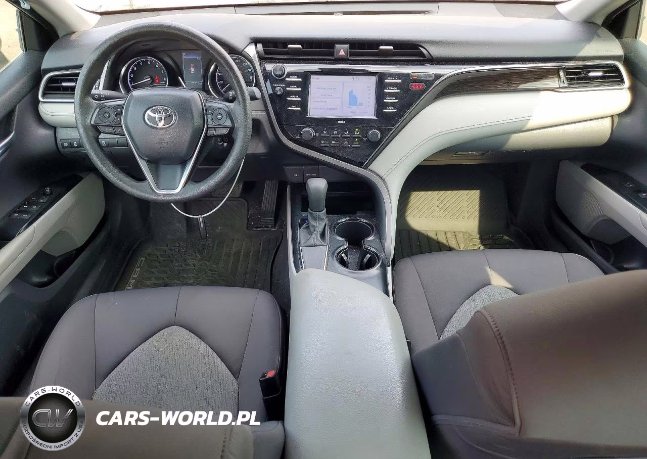 2020 Toyota Camry Le VIN:4T1C11AK3LU932685 - 8