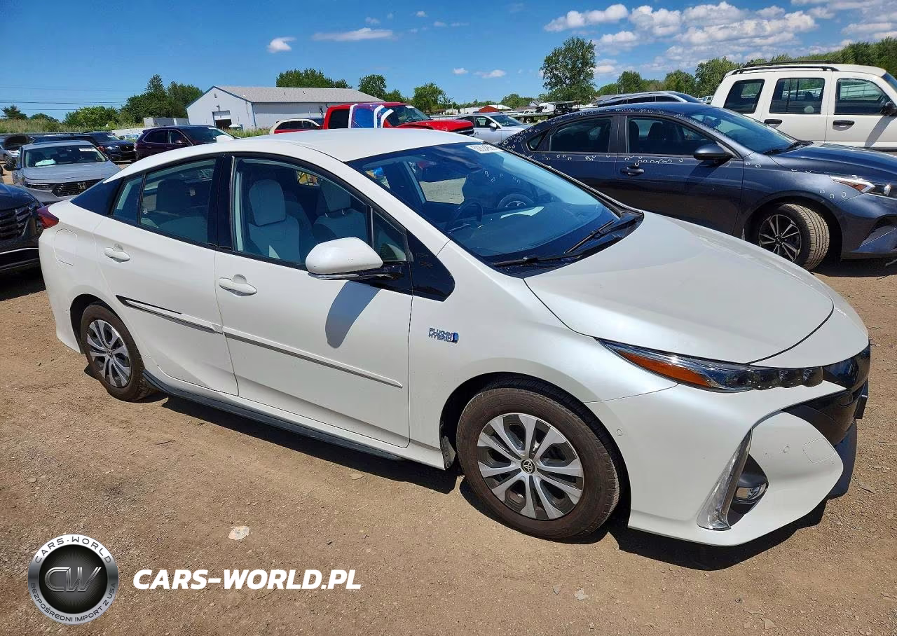 2020 Toyota Prius Prime Limited VIN:JTDKARFP4L3138237 - 4