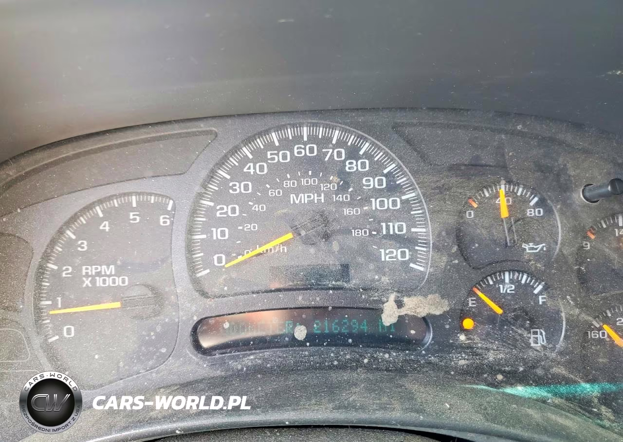 2005 Chevrolet Suburban C1500 VIN:3GNEC16Z55G235884 - 9