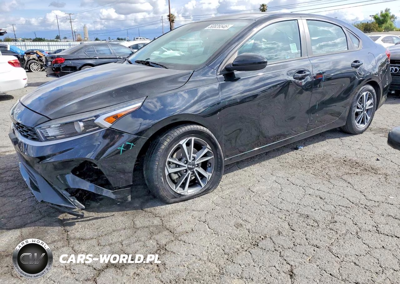 2023 Kia Forte Lxs – zdjęcie 1 z 12