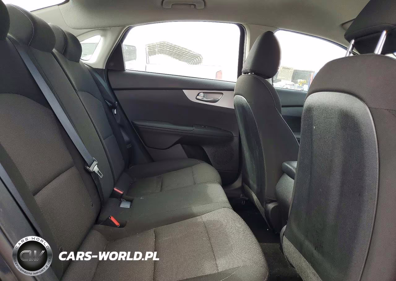 2023 Kia Forte Lxs VIN:3KPF24AD6PE662907 - 10