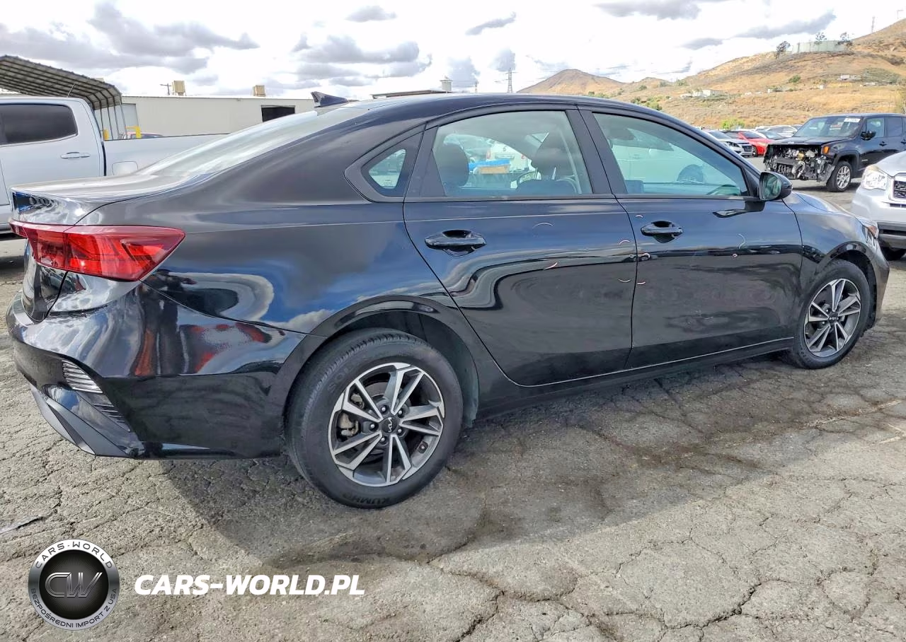 2023 Kia Forte Lxs VIN:3KPF24AD6PE662907 - 3