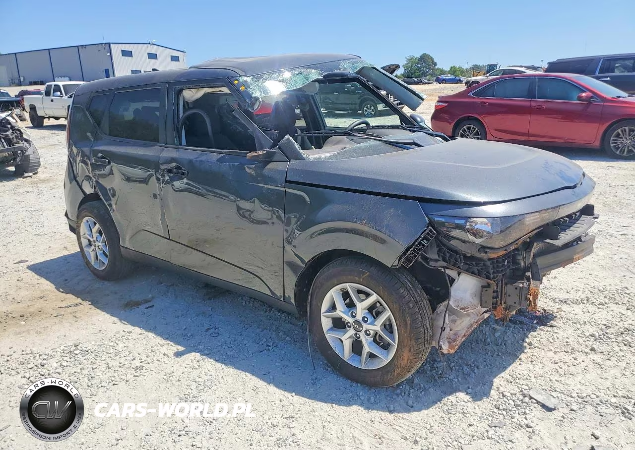 2025 Kia Soul + VIN:KNDJ23AU6S7968583 - 4