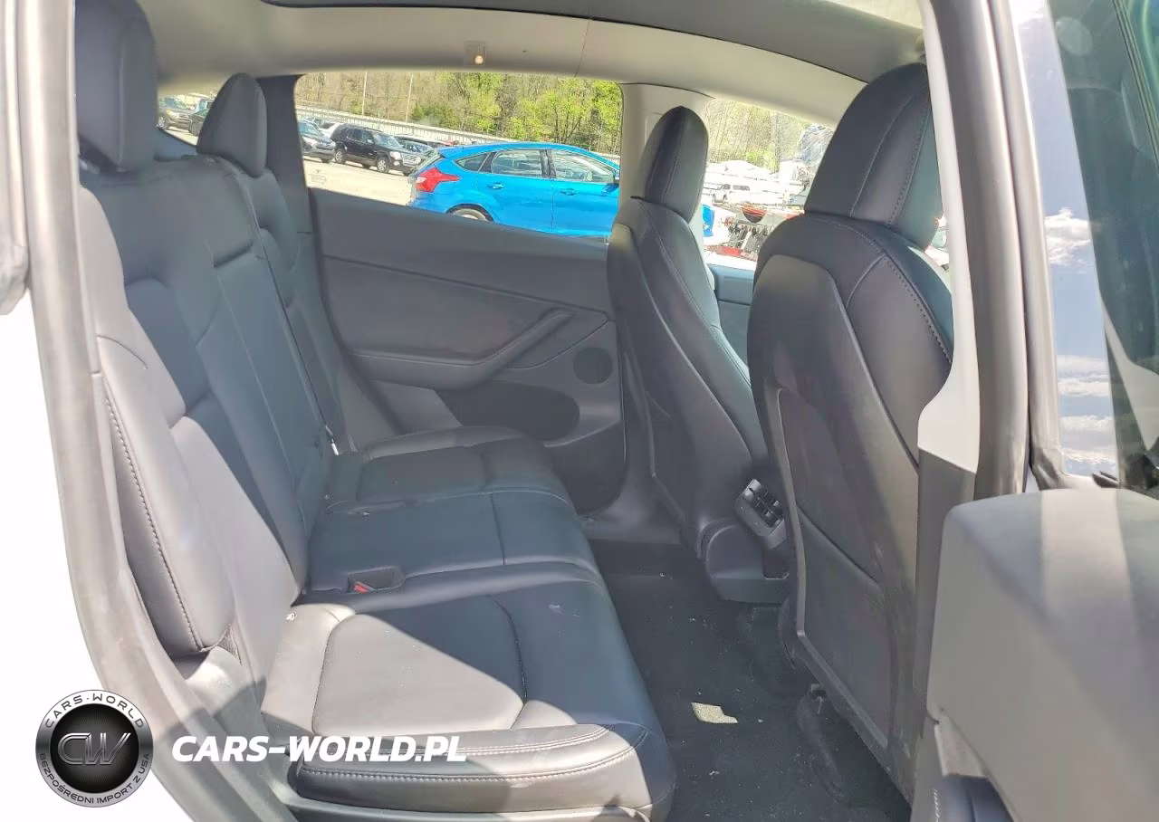 2022 Tesla Model Y VIN:7SAYGAEE7NF543723 - 10