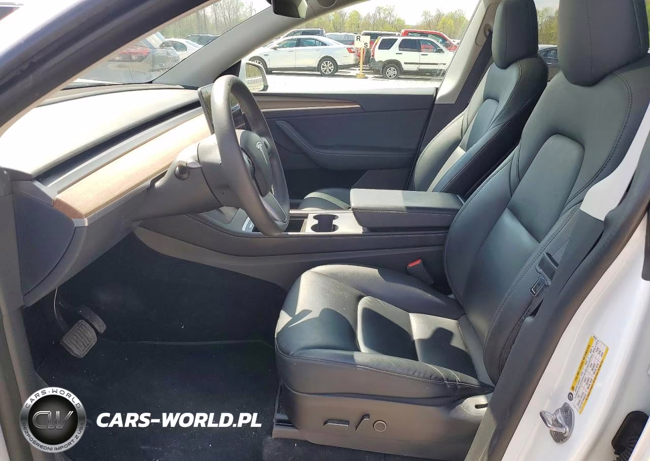 2022 Tesla Model Y VIN:7SAYGAEE7NF543723 - 7