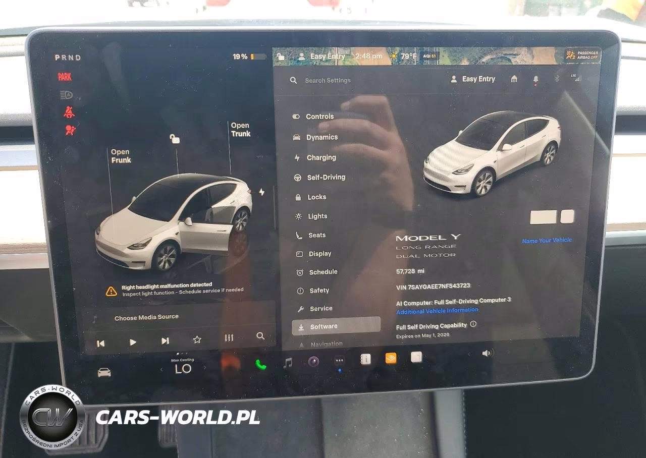 2022 Tesla Model Y VIN:7SAYGAEE7NF543723 - 9