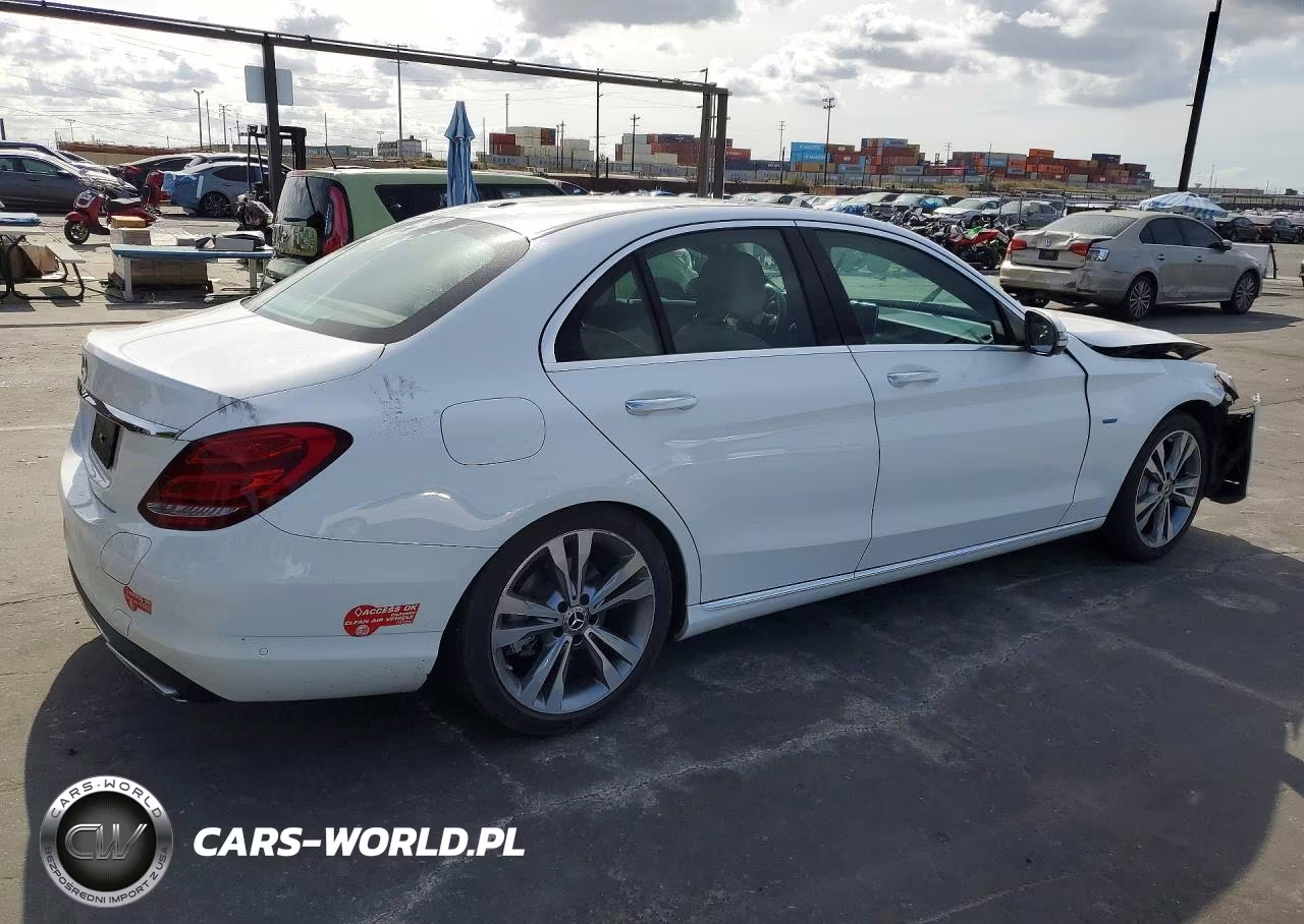 2018 Mercedes-Benz C 350E VIN:55SWF4HB6JU237180 - 3