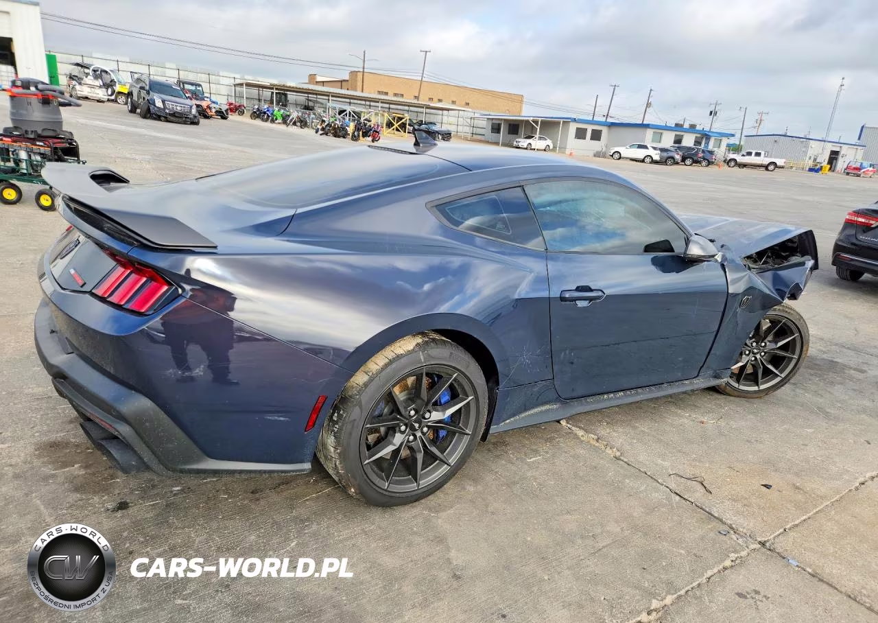 2025 Ford Mustang Dark Horse VIN:1FA6P8R09S5503531 - 3