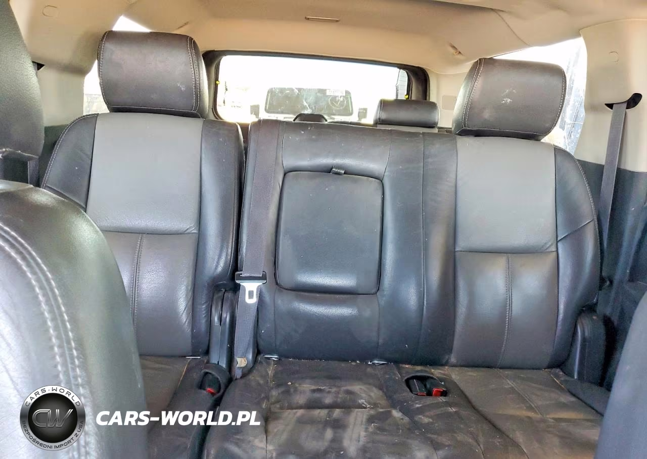 2013 Chevrolet Suburban VIN:1GNSCHE02DR212835 - 10