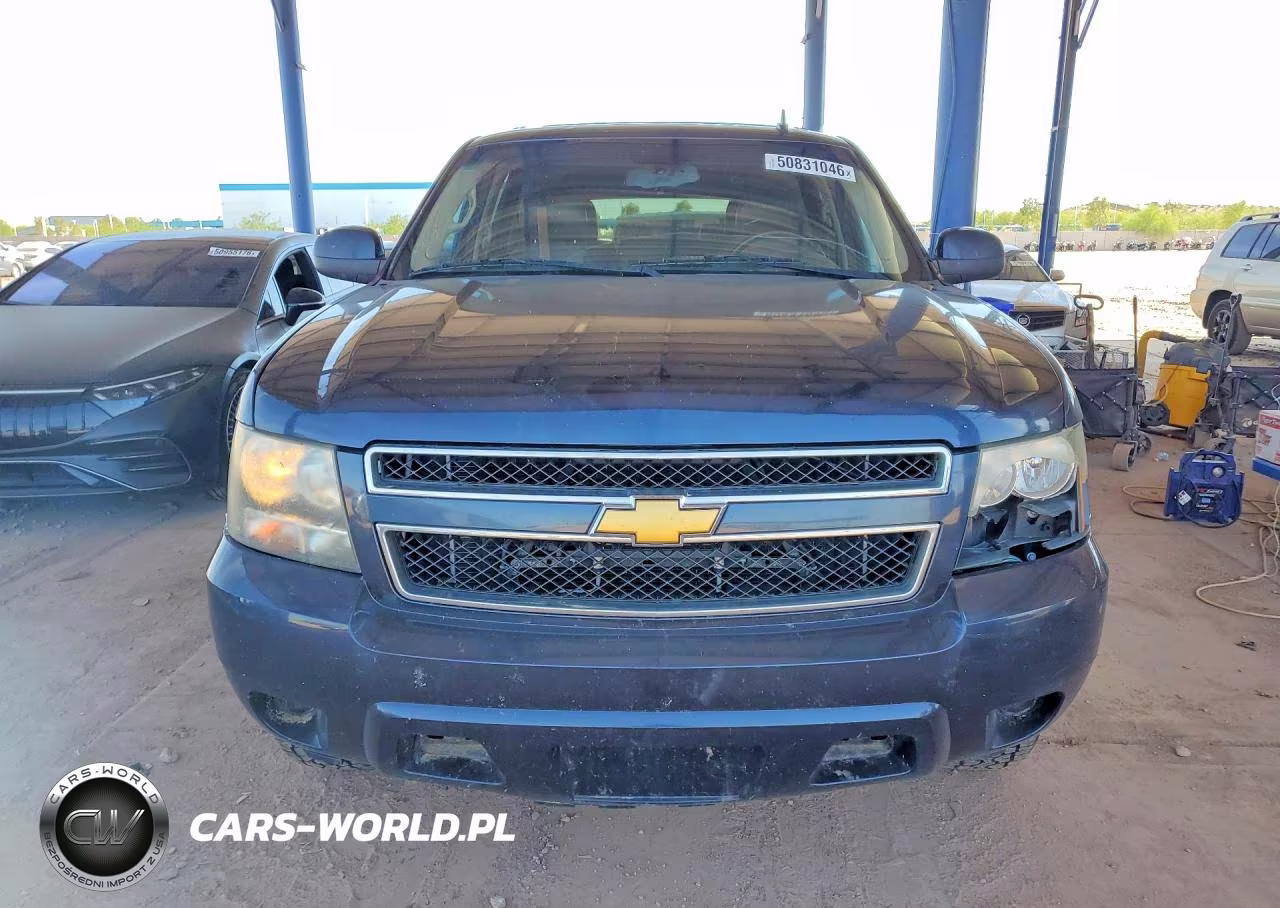 2013 Chevrolet Suburban VIN:1GNSCHE02DR212835 - 5