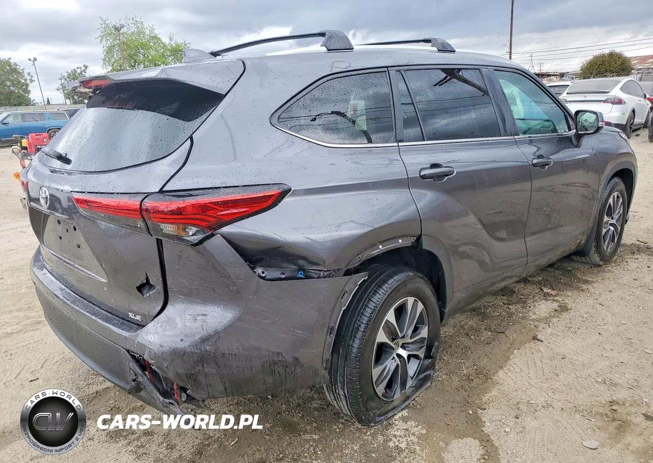 2023 Toyota Highlander Xle VIN:5TDKDRAH6PS524377 - 3