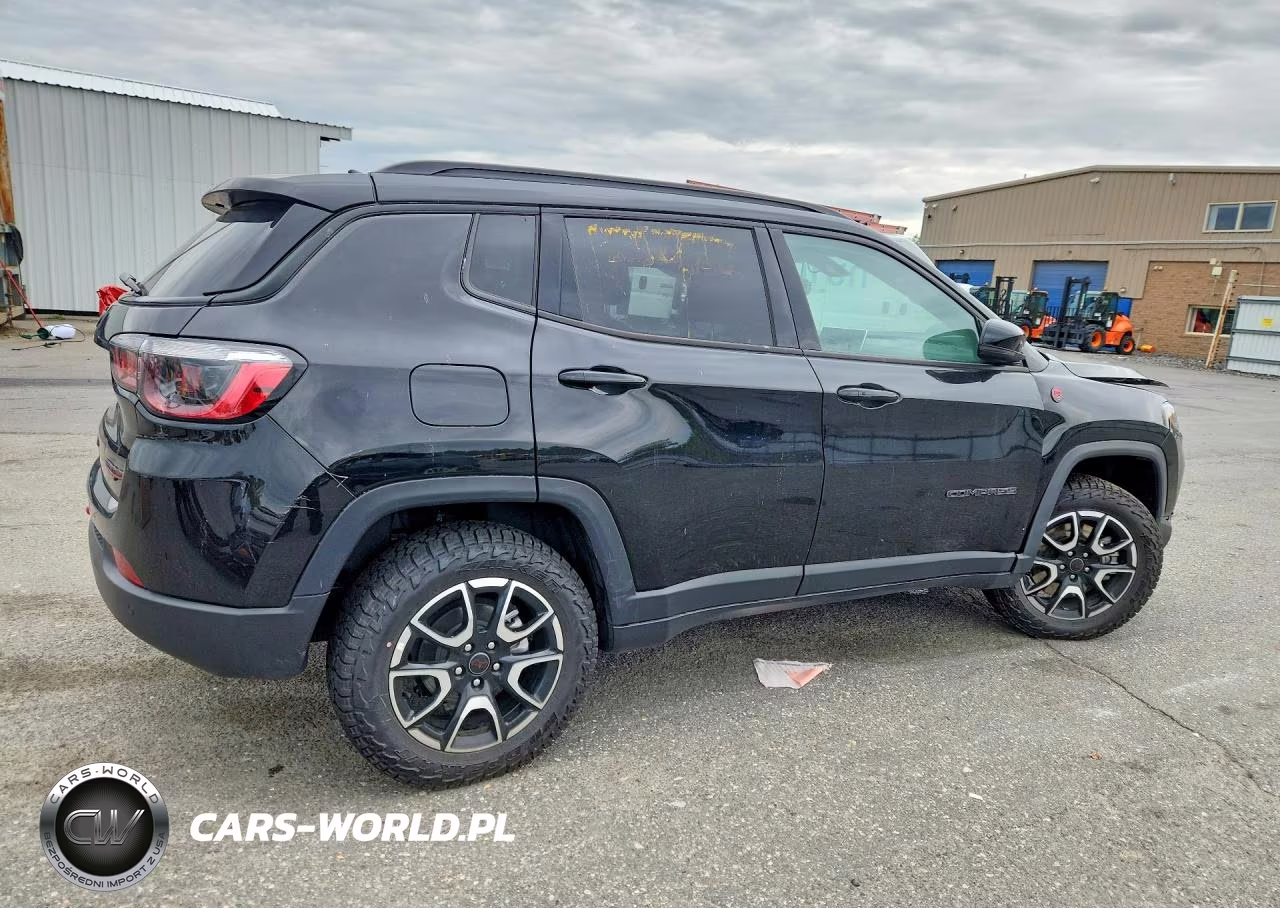 2025 Jeep Compass Trailhawk VIN:3C4NJDDN1ST593664 - 3