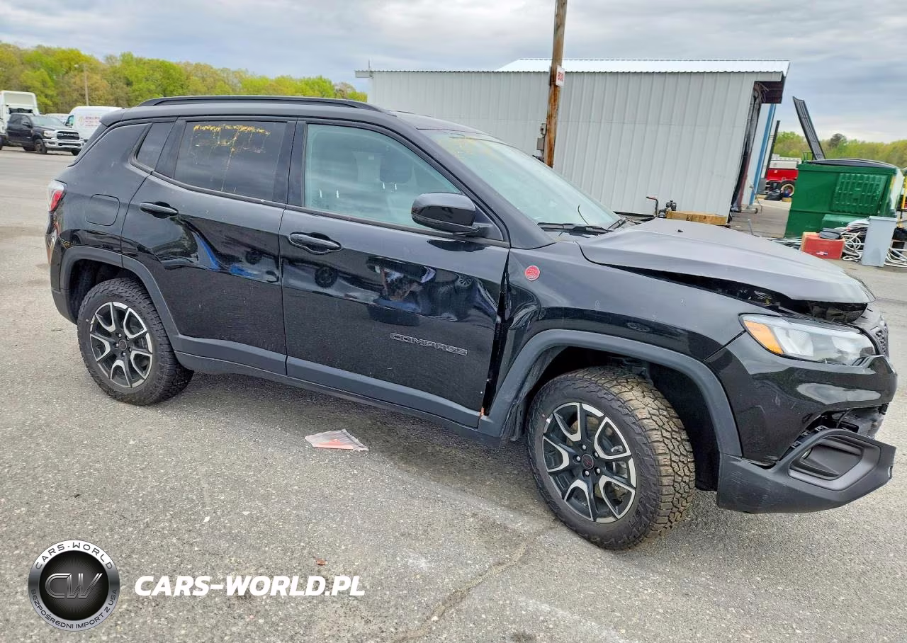 2025 Jeep Compass Trailhawk VIN:3C4NJDDN1ST593664 - 4