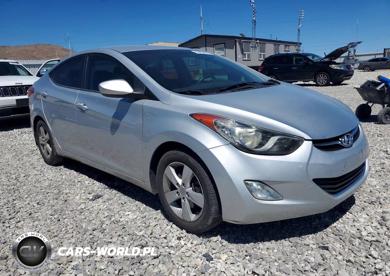 2013 Hyundai Elantra Gls VIN:KMHDH4AE2DU953170 - 4