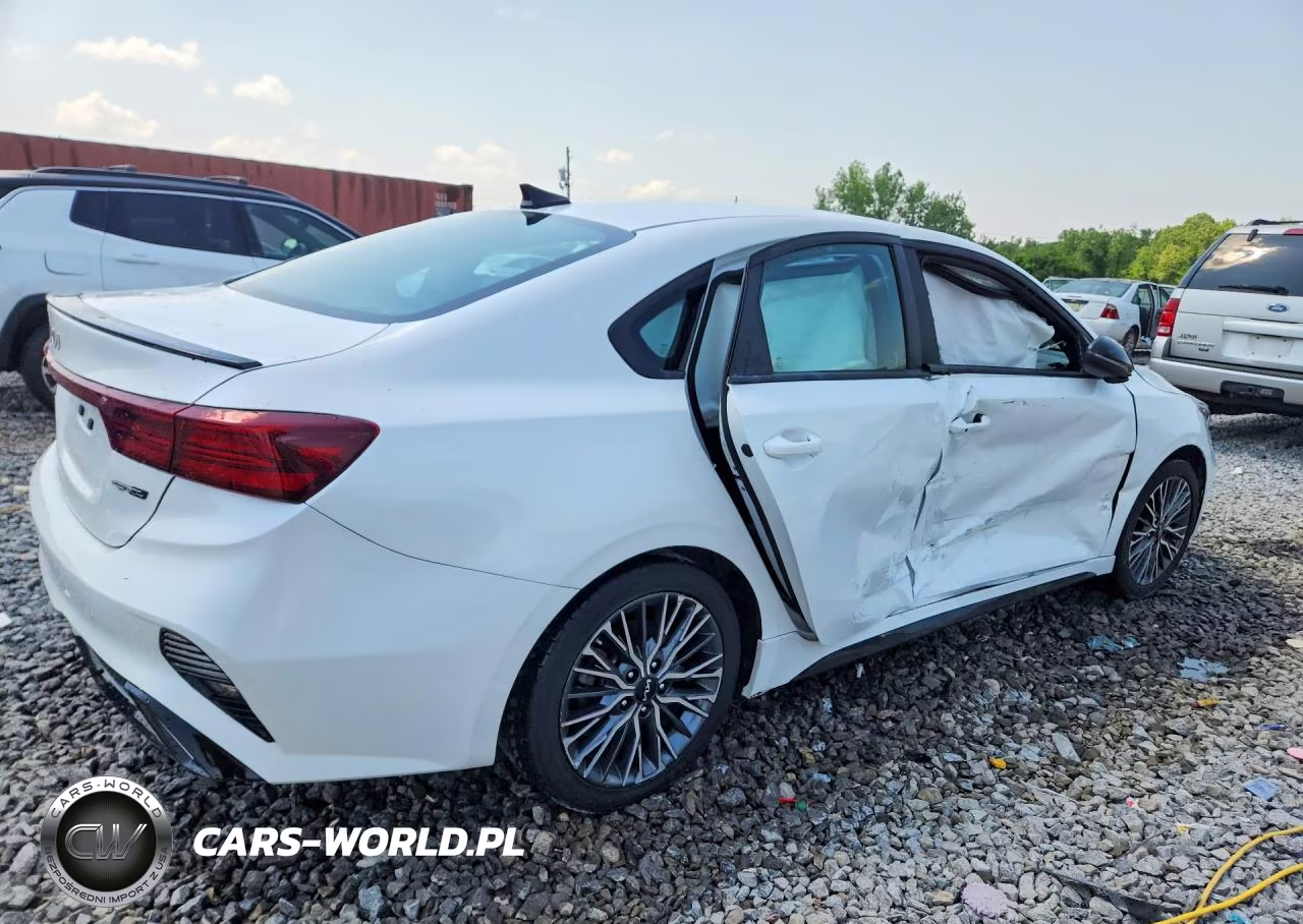 2023 Kia Forte Gt Line VIN:3KPF54AD6PE575161 - 3
