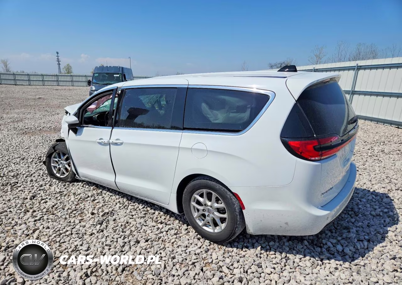 2023 Chrysler Pacifica Touring L VIN:2C4RC1BG7PR605776 - 2