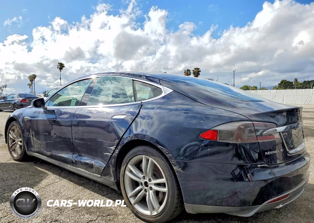2015 TESLA MODEL S 60-70-85 VIN:5YJSA1H14FF080616 - 2