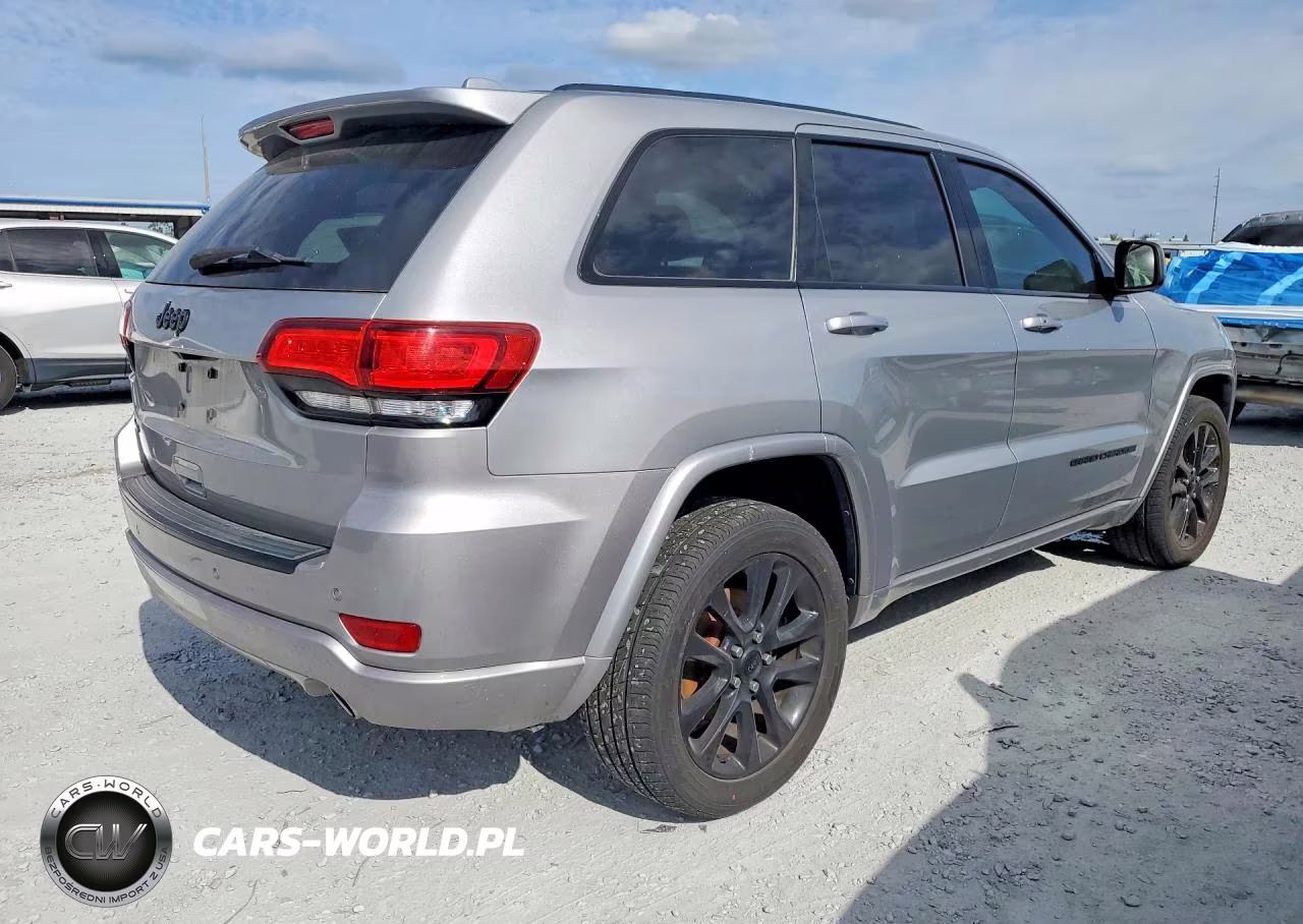 2018 Jeep Grand Cherokee Laredo VIN:1C4RJFAG2JC294780 - 3