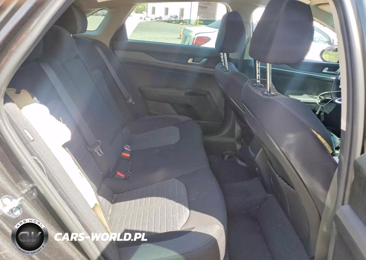 2025 Kia K5 Lxs VIN:KNAG24J76S5300432 - 10