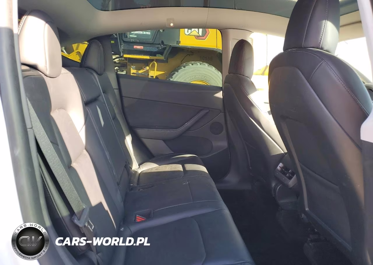 2022 Tesla Model Y VIN:7SAYGDEE7NF408260 - 11