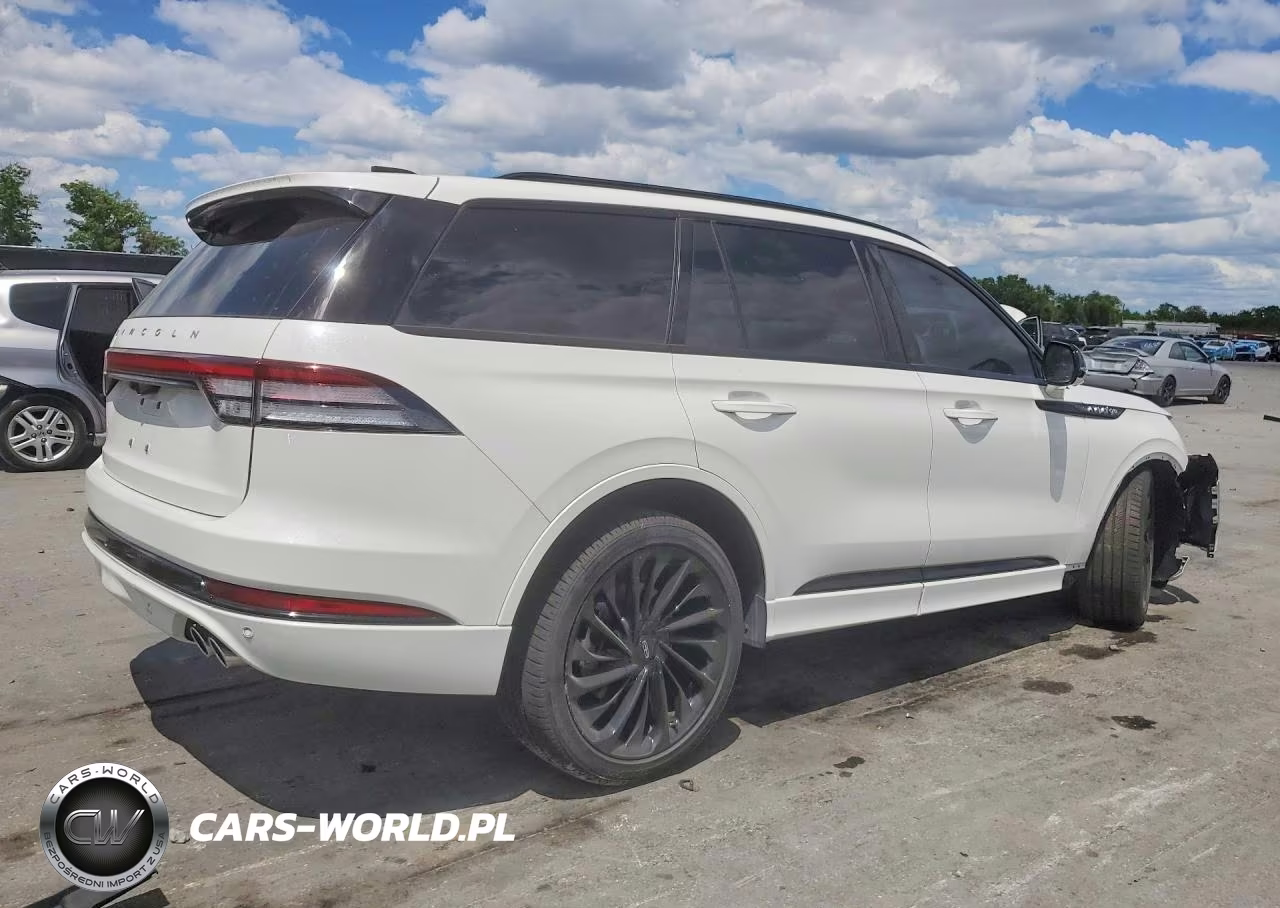2025 Lincoln Aviator Reserve VIN:5LM5J7WC7SGL26801 - 3