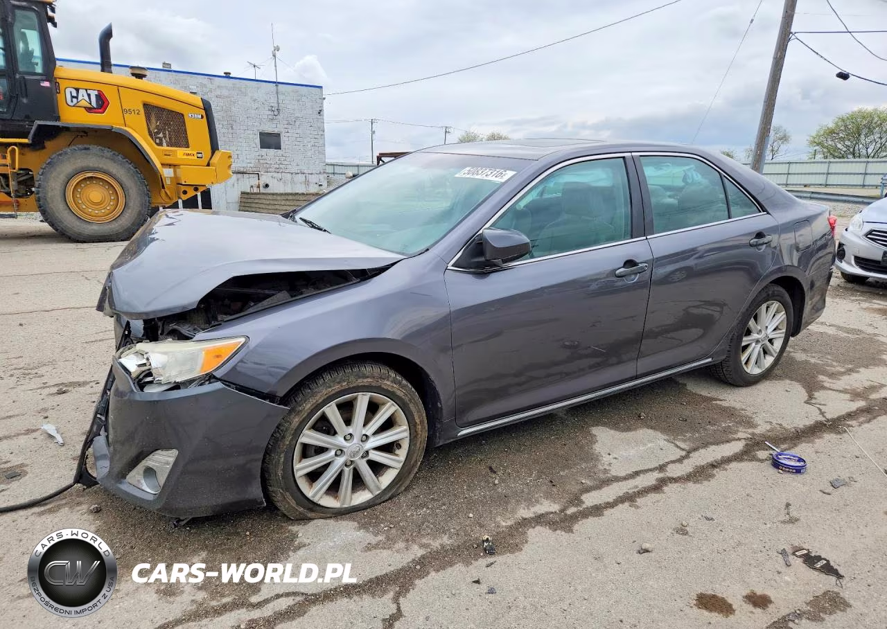 2014 Toyota Camry Xle – zdjęcie 1 z 12