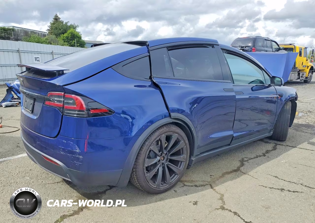 2023 Tesla Model X VIN:7SAXCBE53PF366359 - 3