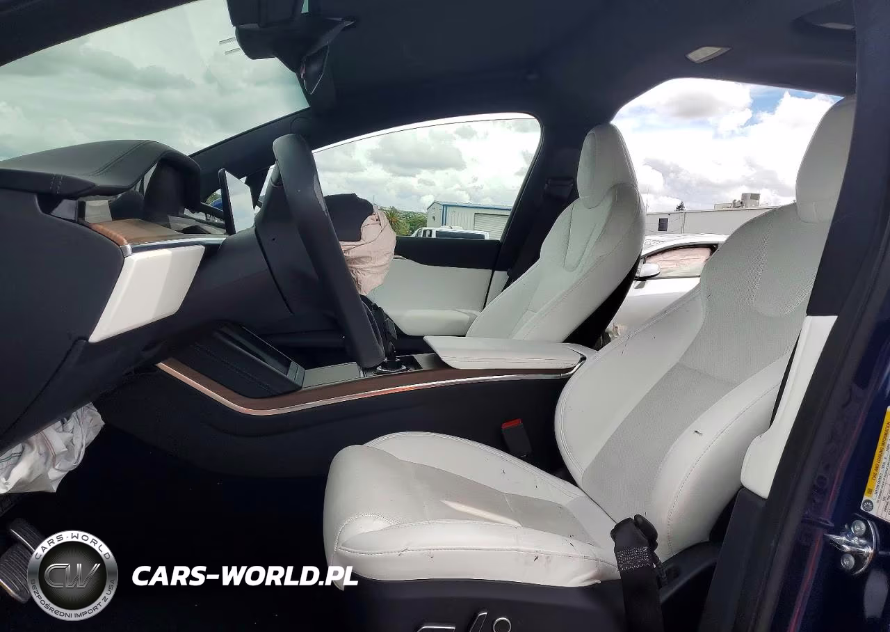 2023 Tesla Model X VIN:7SAXCBE53PF366359 - 7