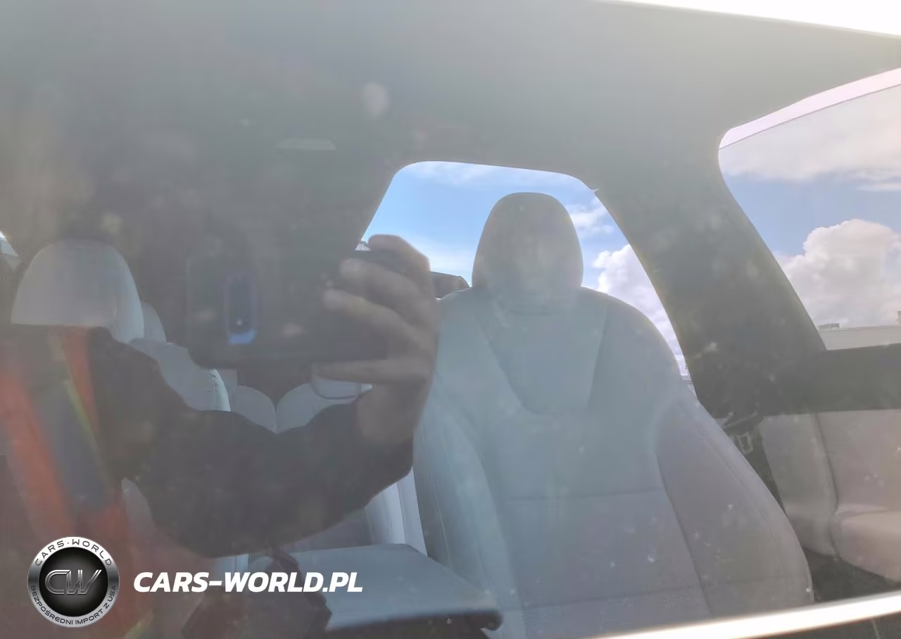 2023 Tesla Model X VIN:7SAXCBE53PF366359 - 9