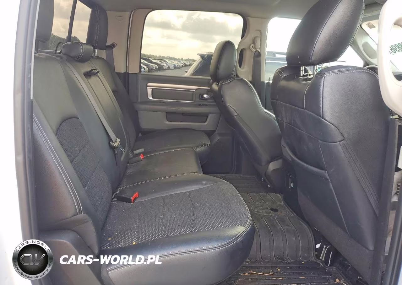 2018 Ram 2500 Slt VIN:3C6UR5JL2JG348366 - 10