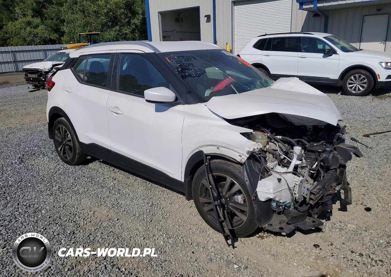 2020 Nissan Kicks Sv VIN:3N1CP5CV3LL545701 - 4