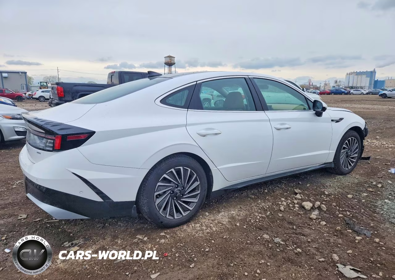 2025 Hyundai Sonata Hybrid Limited VIN:KMHL54JJ2SA126429 - 3