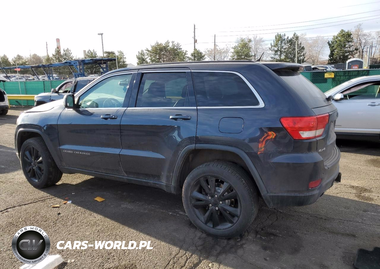 2013 Jeep Grand Cherokee Laredo VIN:1C4RJFAT2DC562180 - 2