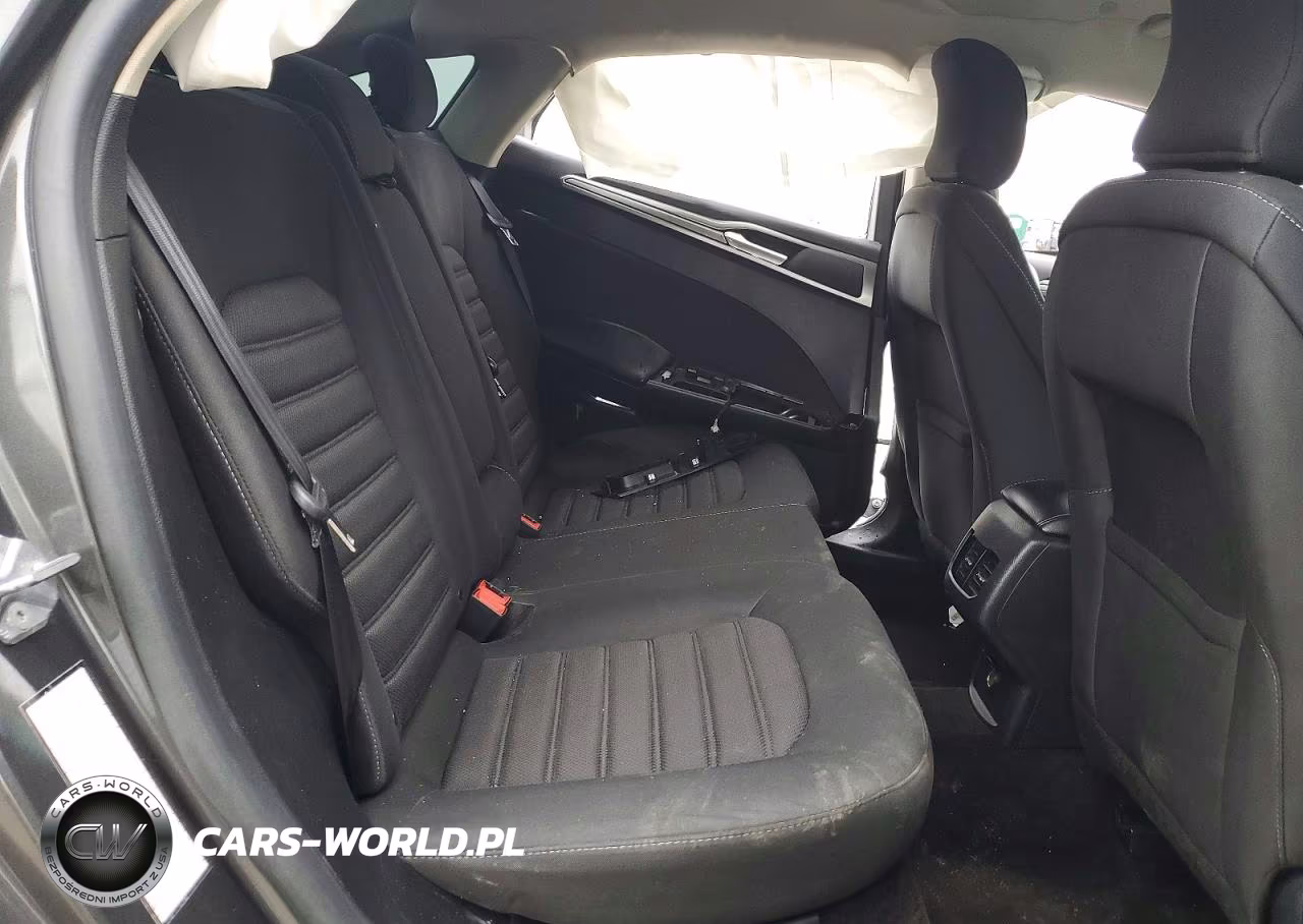 2019 Ford Fusion Se VIN:3FA6P0LU2KR225369 - 10