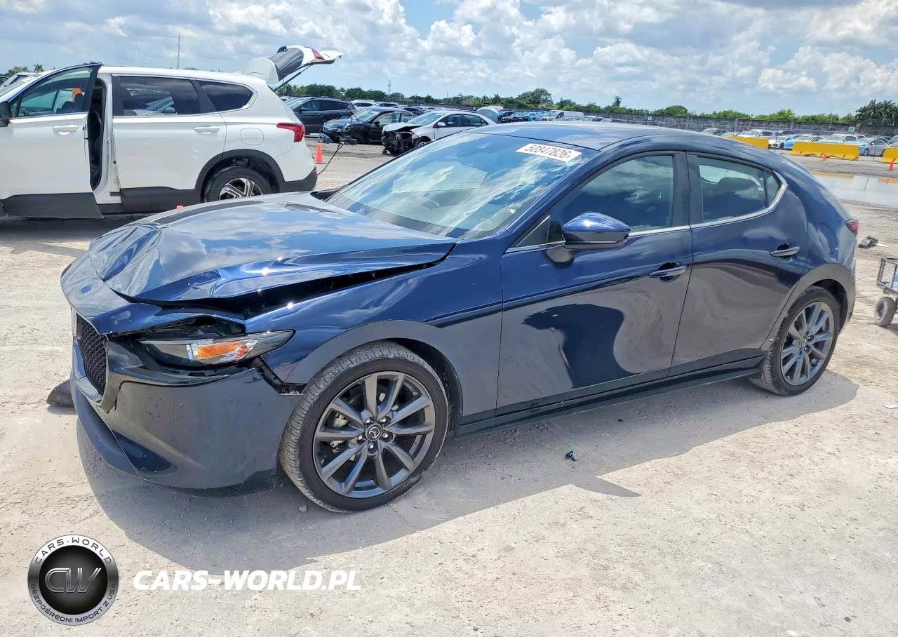 2022 Mazda 3 Preferred – zdjęcie 1 z 12