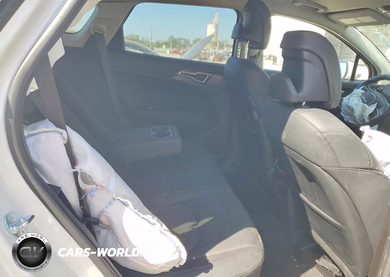 2025 Kia Sportage Ex VIN:KNDPVCDG6S7232850 - 10